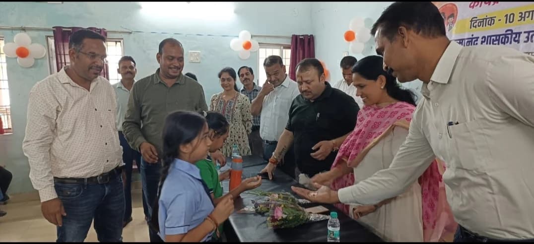 राष्ट्रीय कृमि मुक्ति दिवस का एमसीबी में जिला स्तरीय शुभारंभ, कलेक्टर संतन देवी जांगड़े ने बच्चों को खिलाई कृमिनाशक दवा