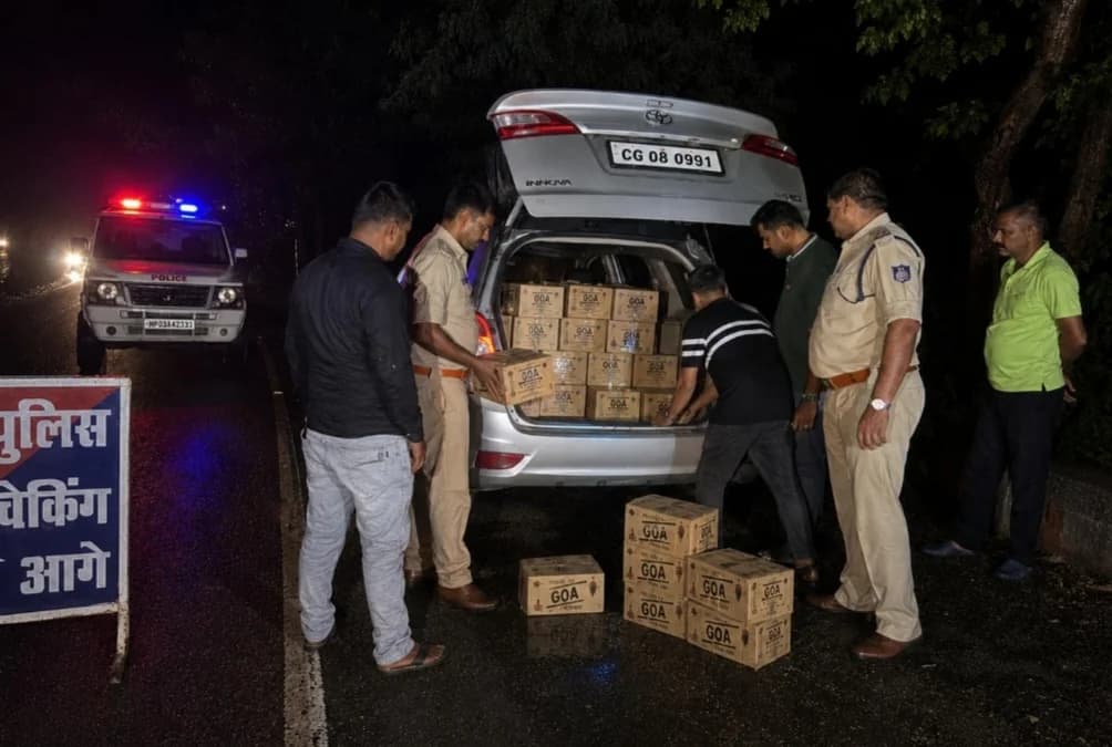 रामनगर पुलिस की बड़ी कार्रवाई: लग्ज़री इनोवा से 234 लीटर अवैध शराब जब्त, तीन तस्कर गिरफ्तार