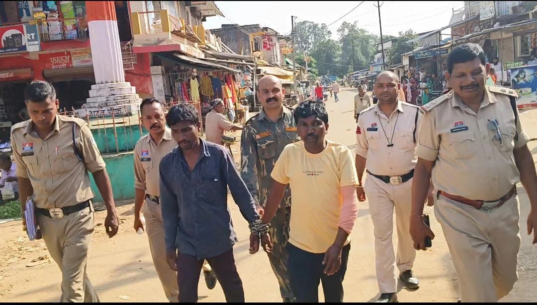 दिनदहाड़े घर में चोरी का प्रयास, ग्रामीणों ने बाइक सवार दो युवकों को दबोचा