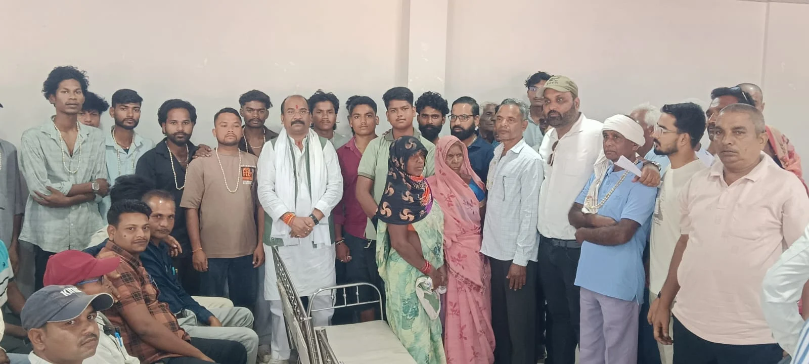 जनकपुर में कांग्रेस का प्रदर्शन: ‘वोट चोर गद्दी छोड़’ के नारों से गूंजा क्षेत्र, बजरंग दल के 24 कार्यकर्ताओं ने थामा कांग्रेस का हाथ