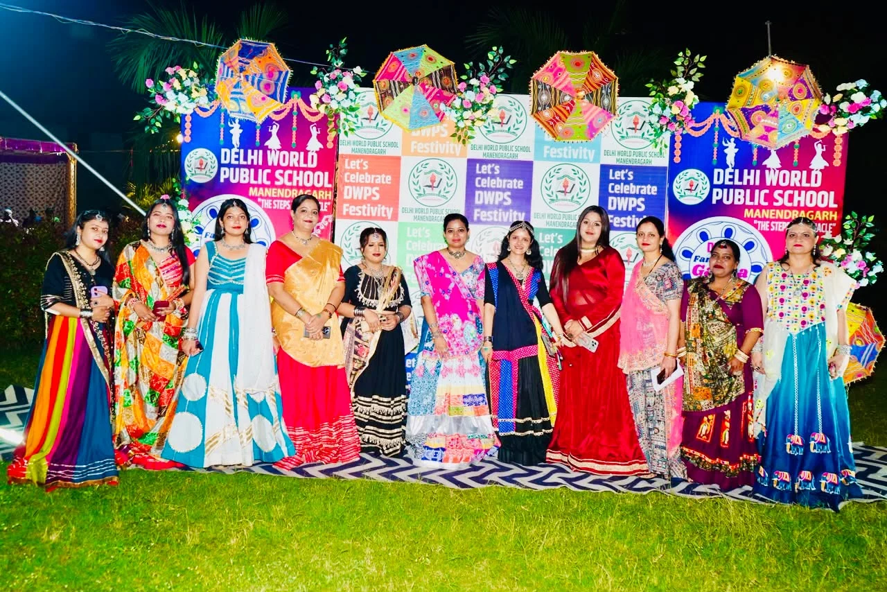 DWPS फैमिली गरबा उत्सव में संस्कृति, संस्कार और उल्लास का दिखा संगम, 12 ट्रॉफियों और 20 गोल्ड मेडल से सम्मानित हुए प्रतिभागी (2)